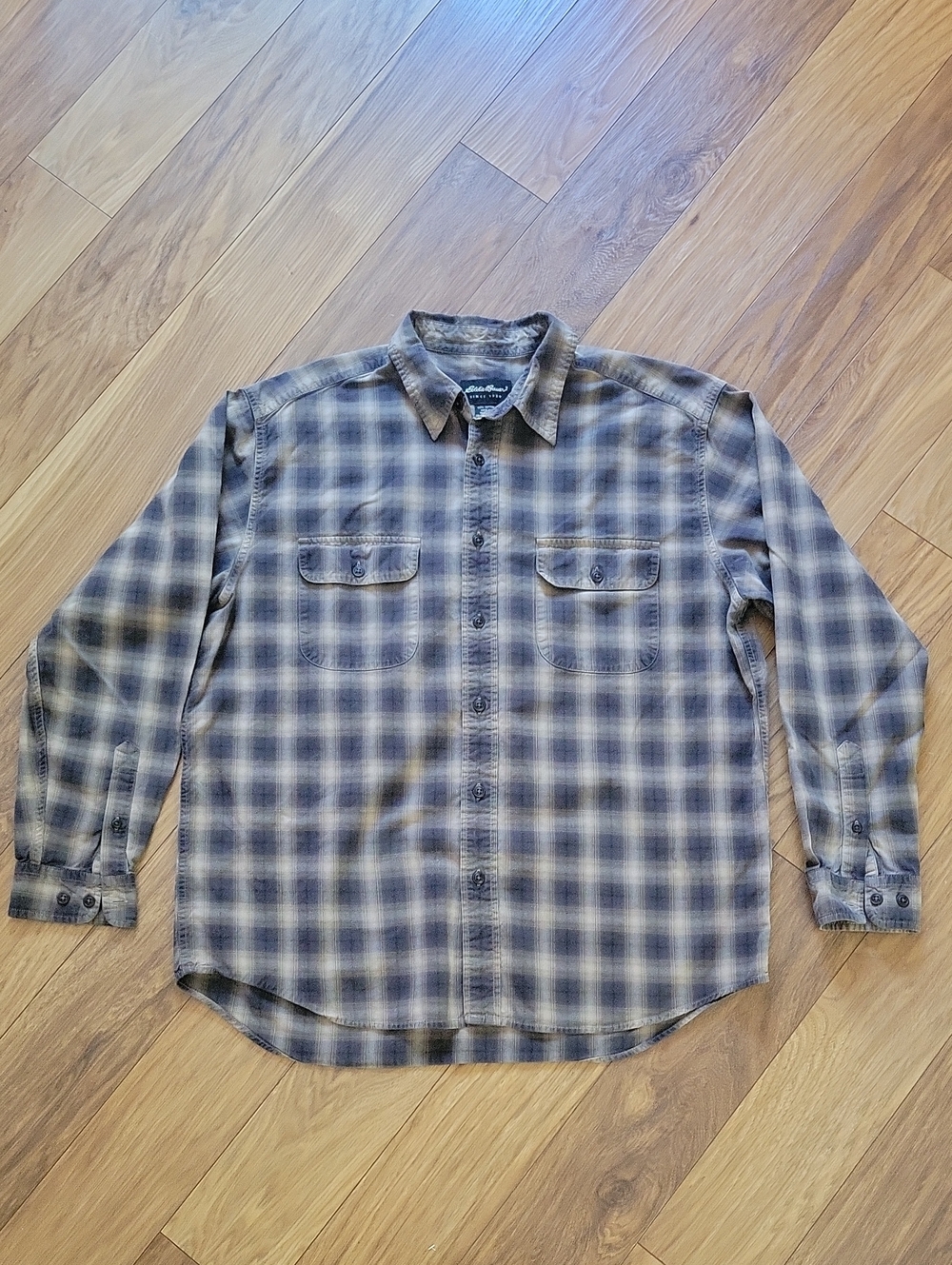 Men's Eddie Bauer Gray & Blue Plaid Button-Up Shirt - Size Large